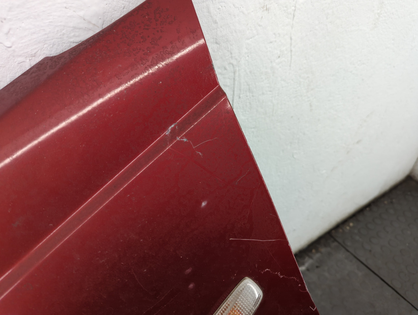 Крыло переднее левое