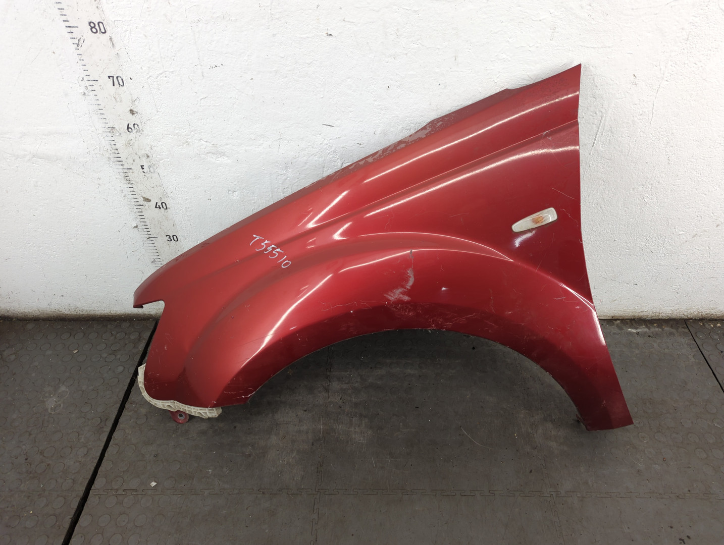 Крыло переднее левое