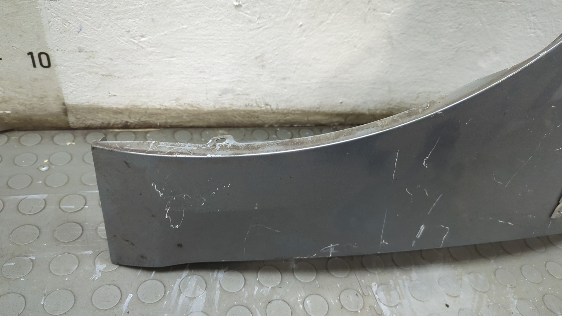 Крыло переднее левое