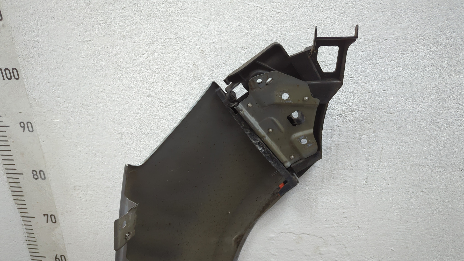 Крыло переднее левое