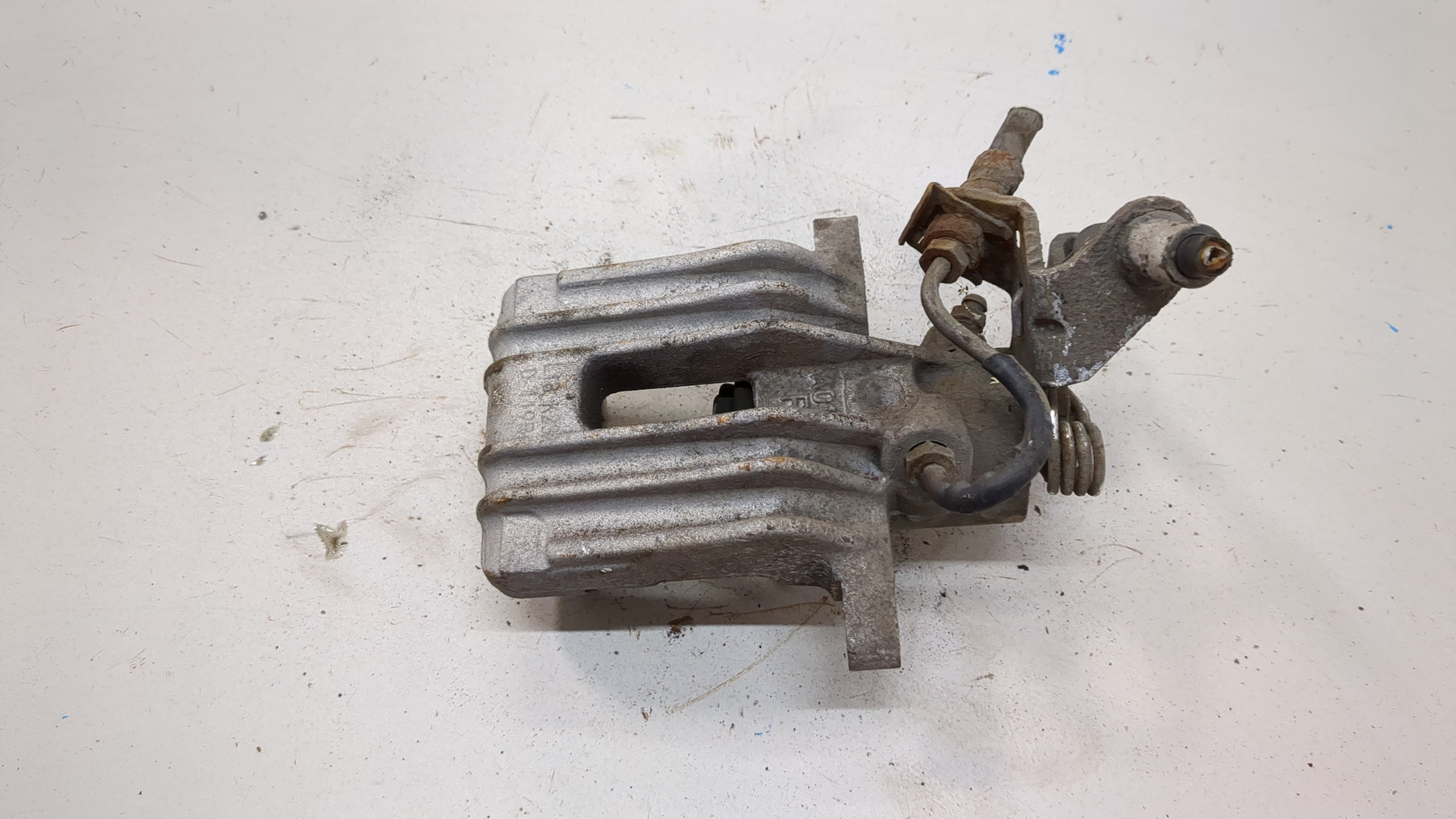 Суппорт задний правый