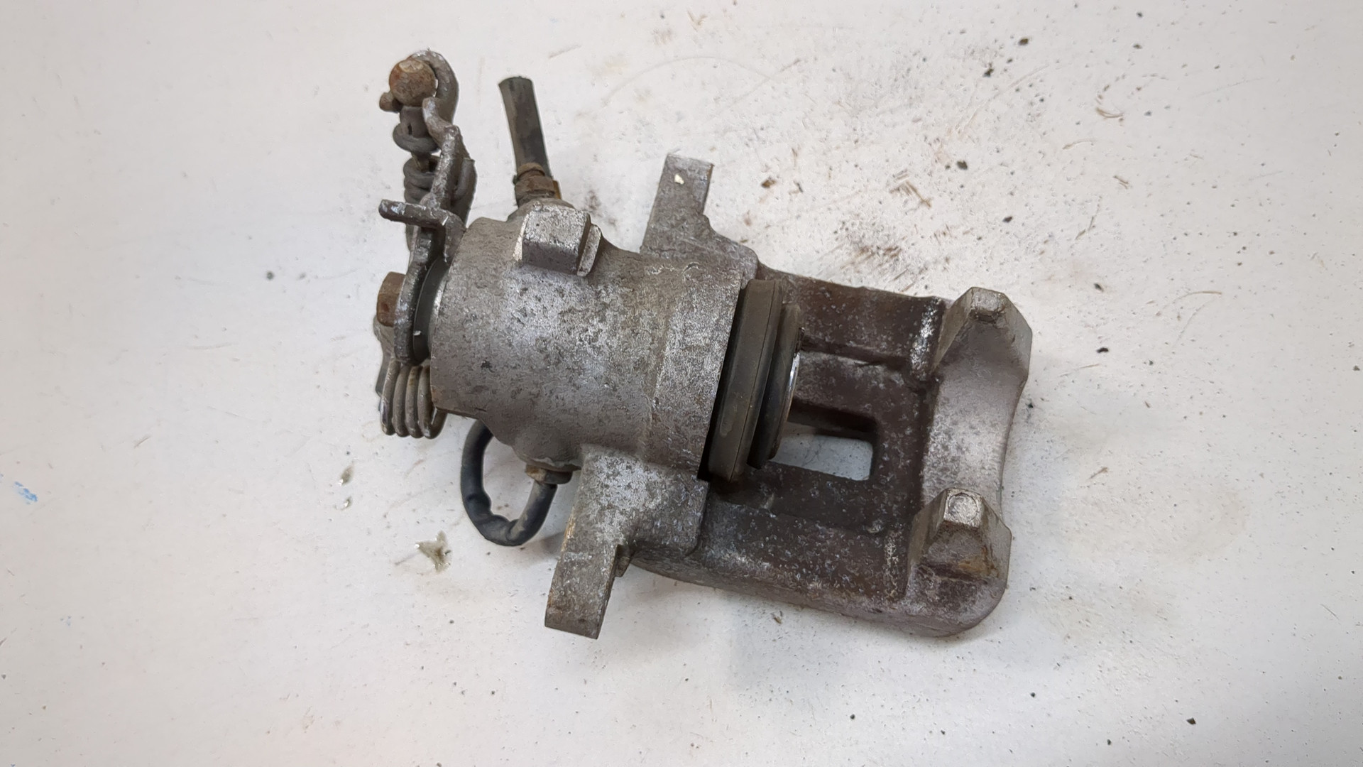 Суппорт задний правый