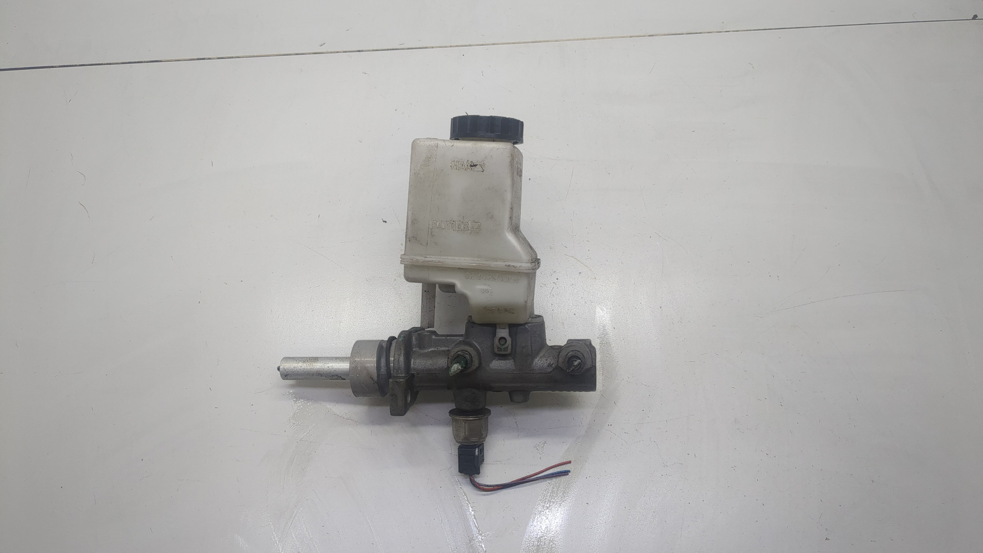 Цилиндр тормозной главный