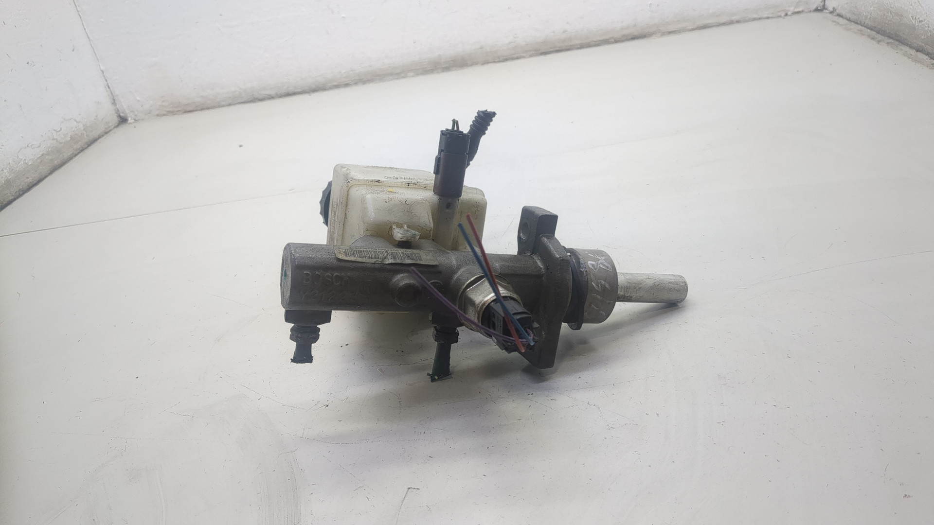 Цилиндр тормозной главный