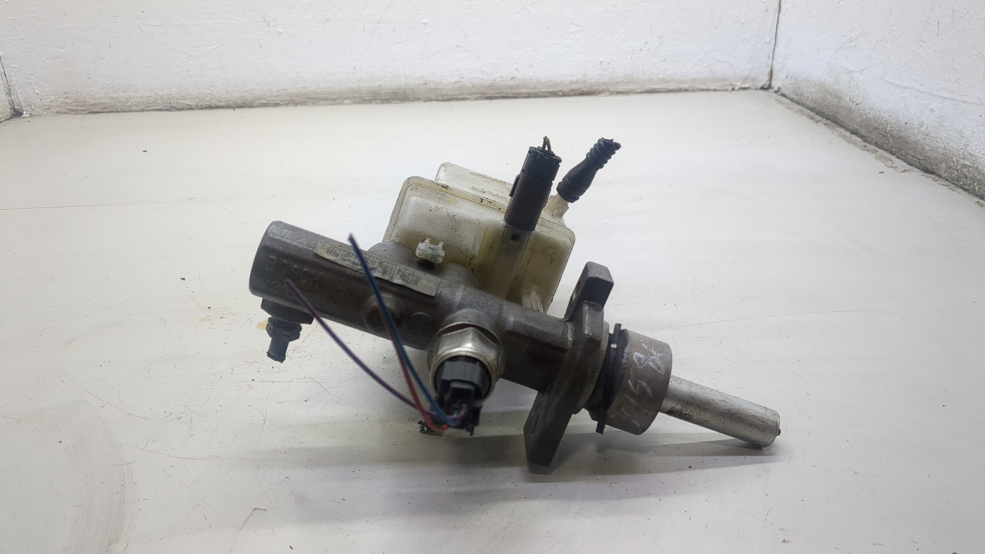 Цилиндр тормозной главный