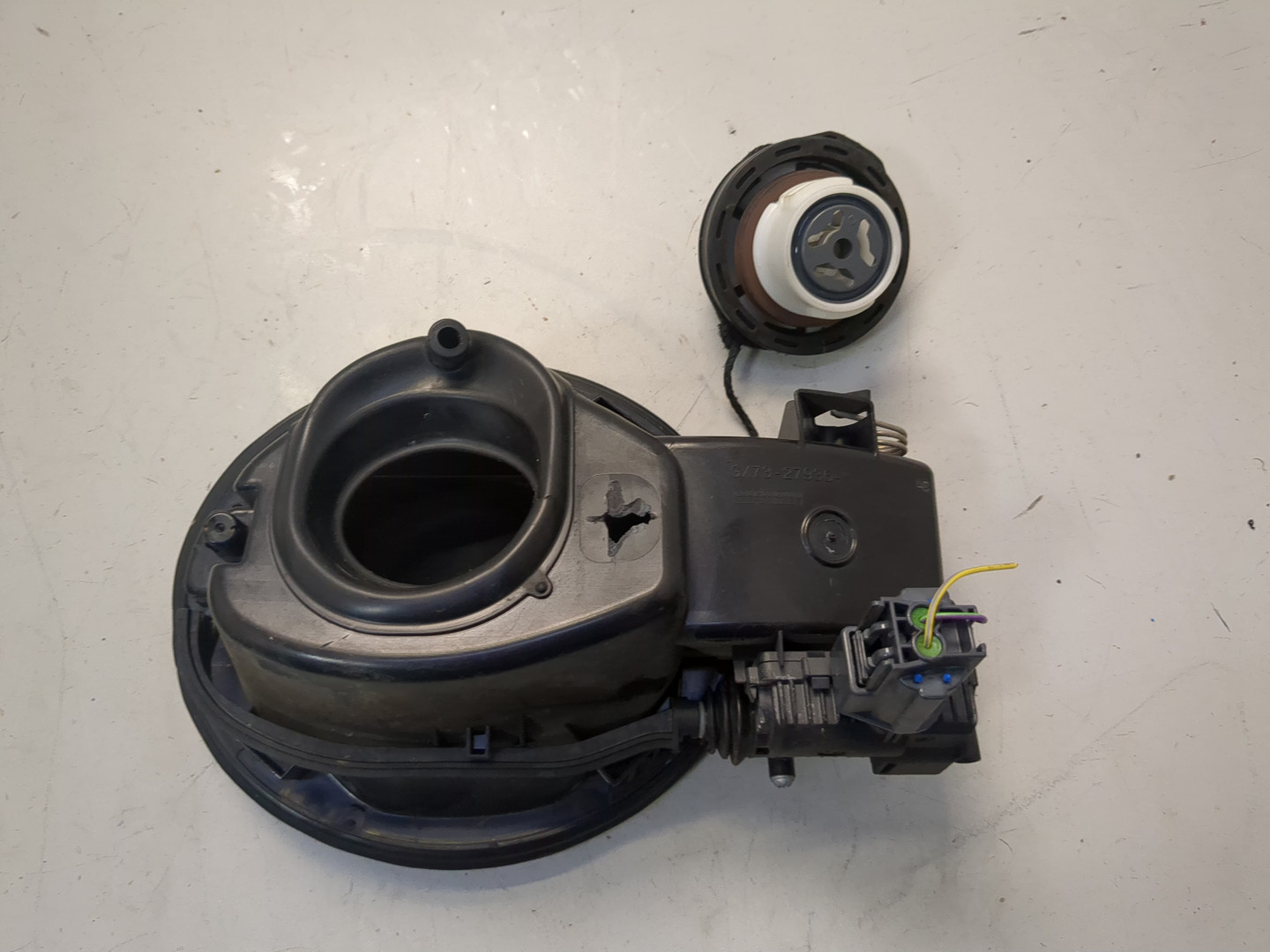 Лючок бензобака