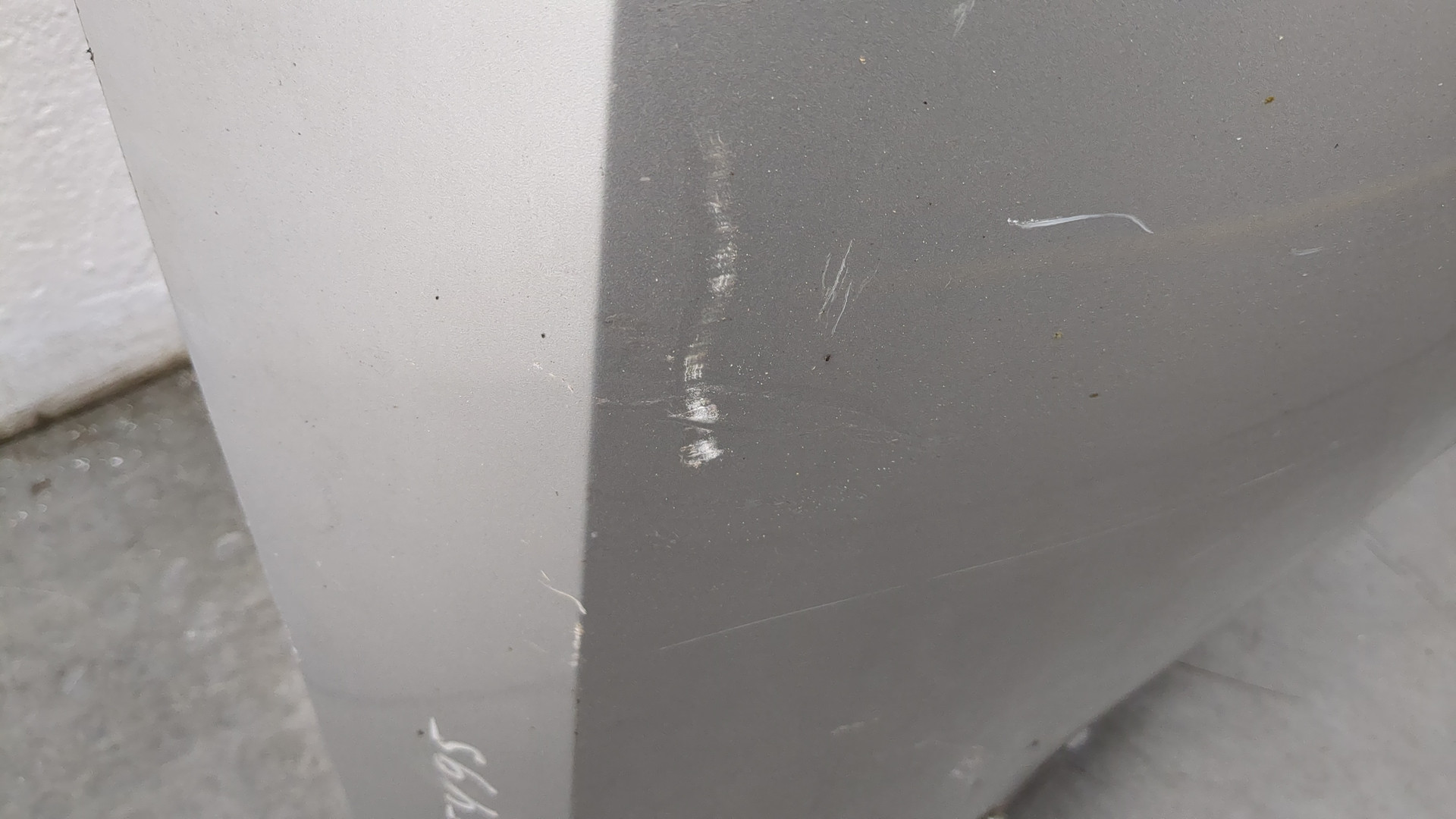 Крыло переднее правое