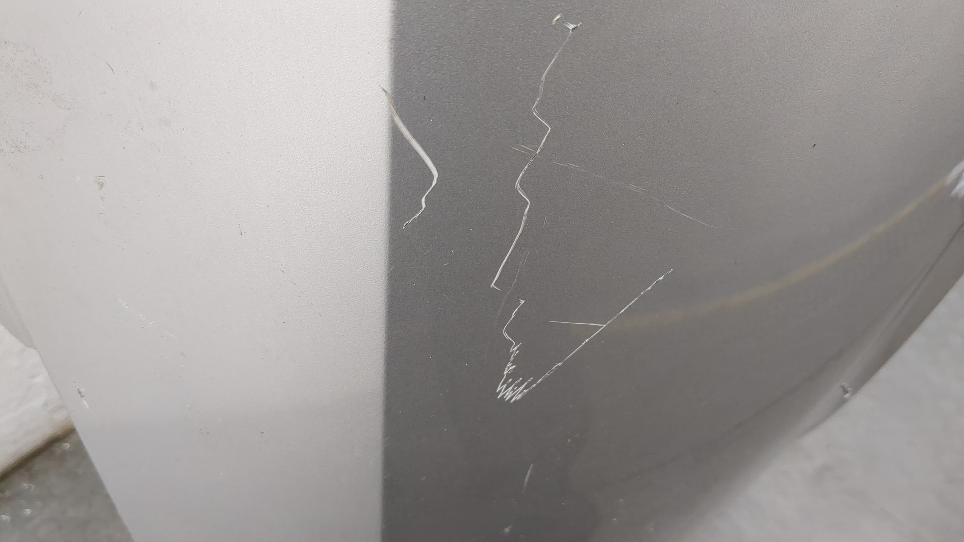 Крыло переднее правое