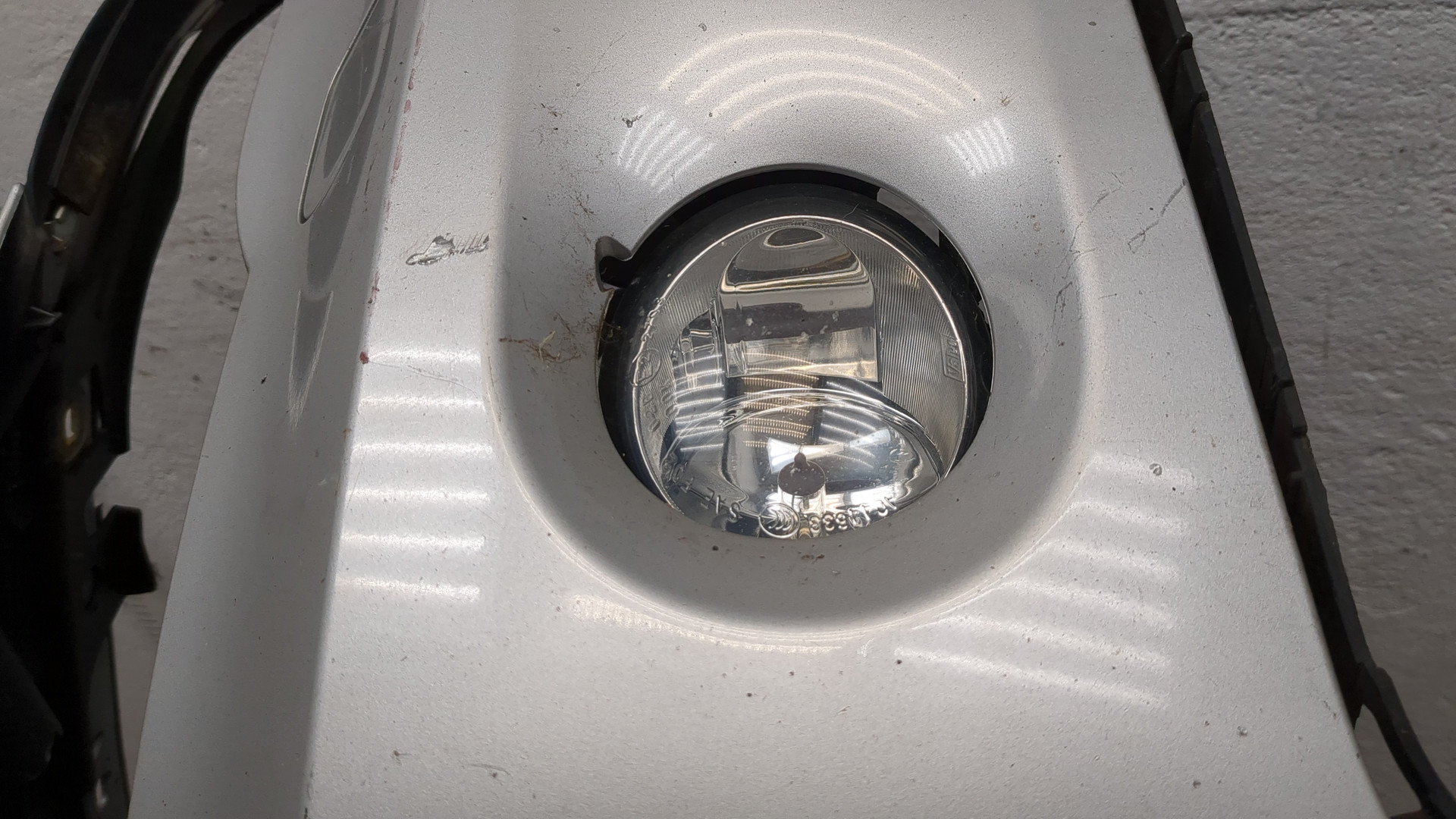 Крыло переднее правое