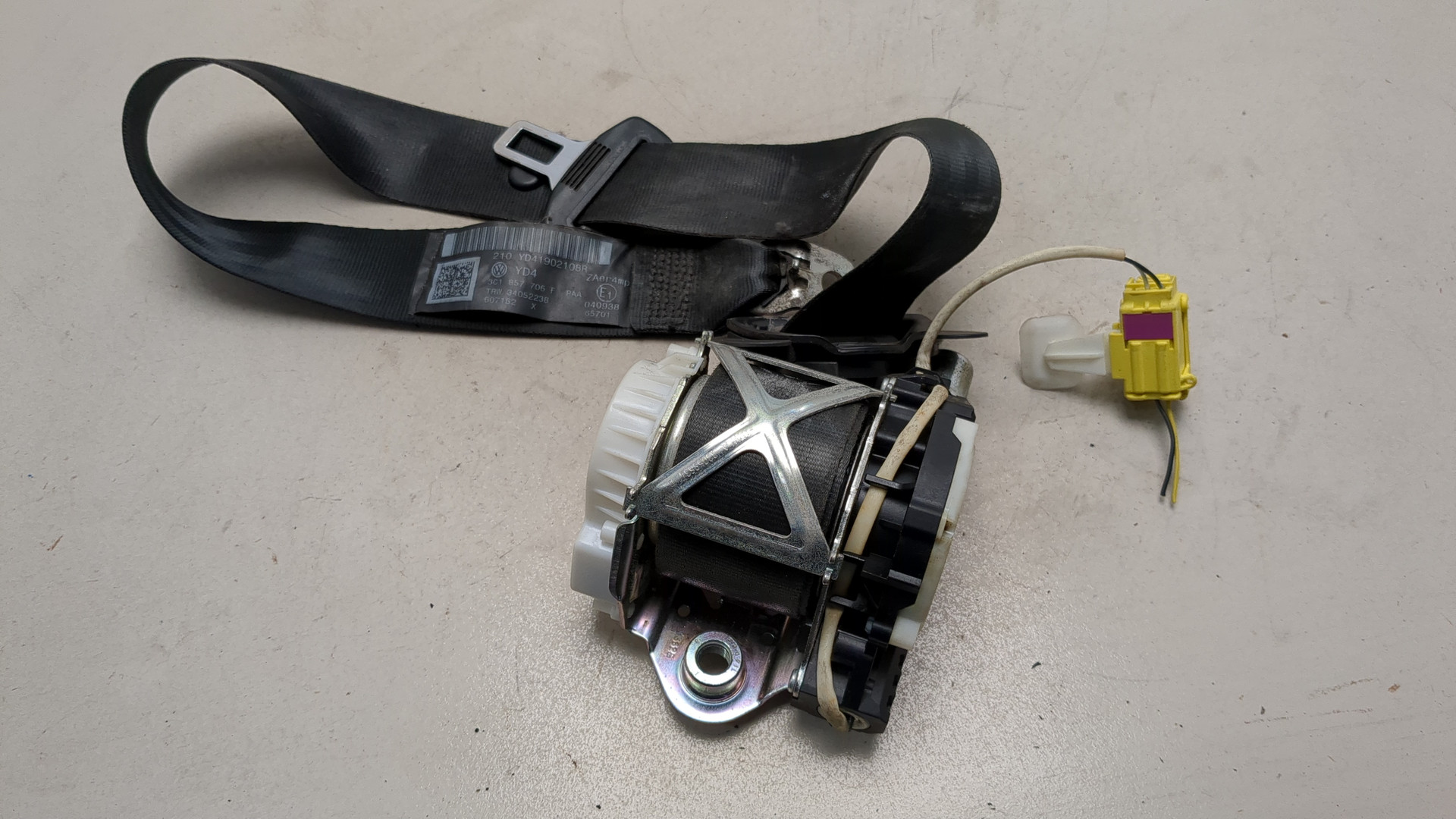 Ремень безопасности