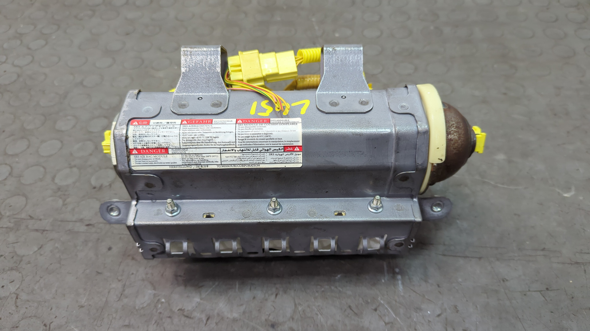 Подушка безопасности пассажирская (в торпедо)