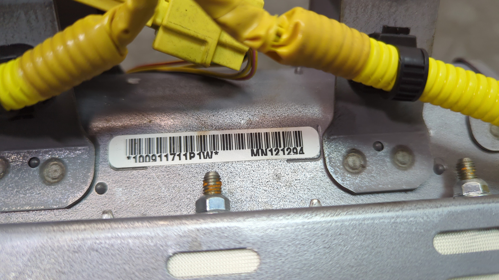 Подушка безопасности пассажирская (в торпедо)