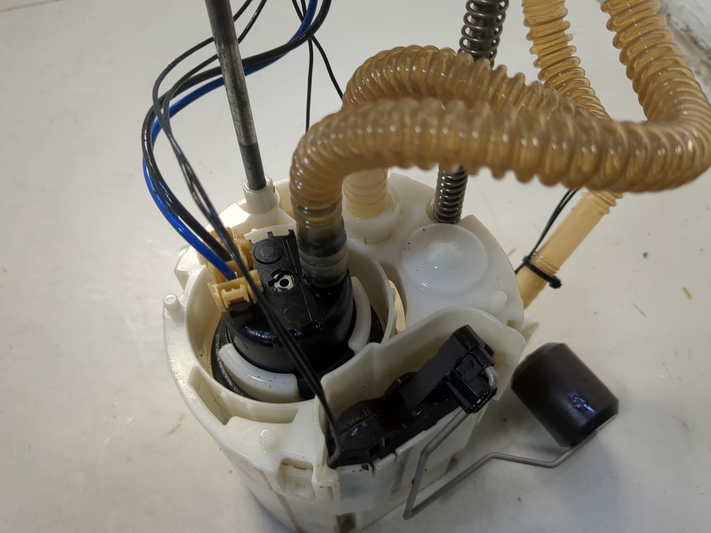 Насос топливный электрический