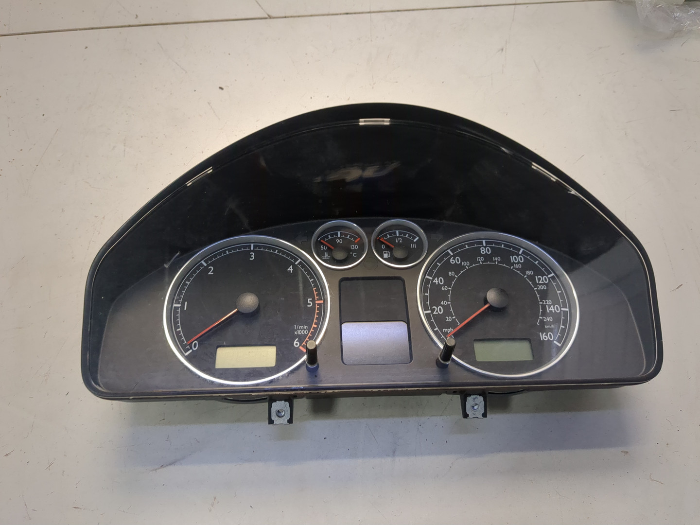 Панель приборов