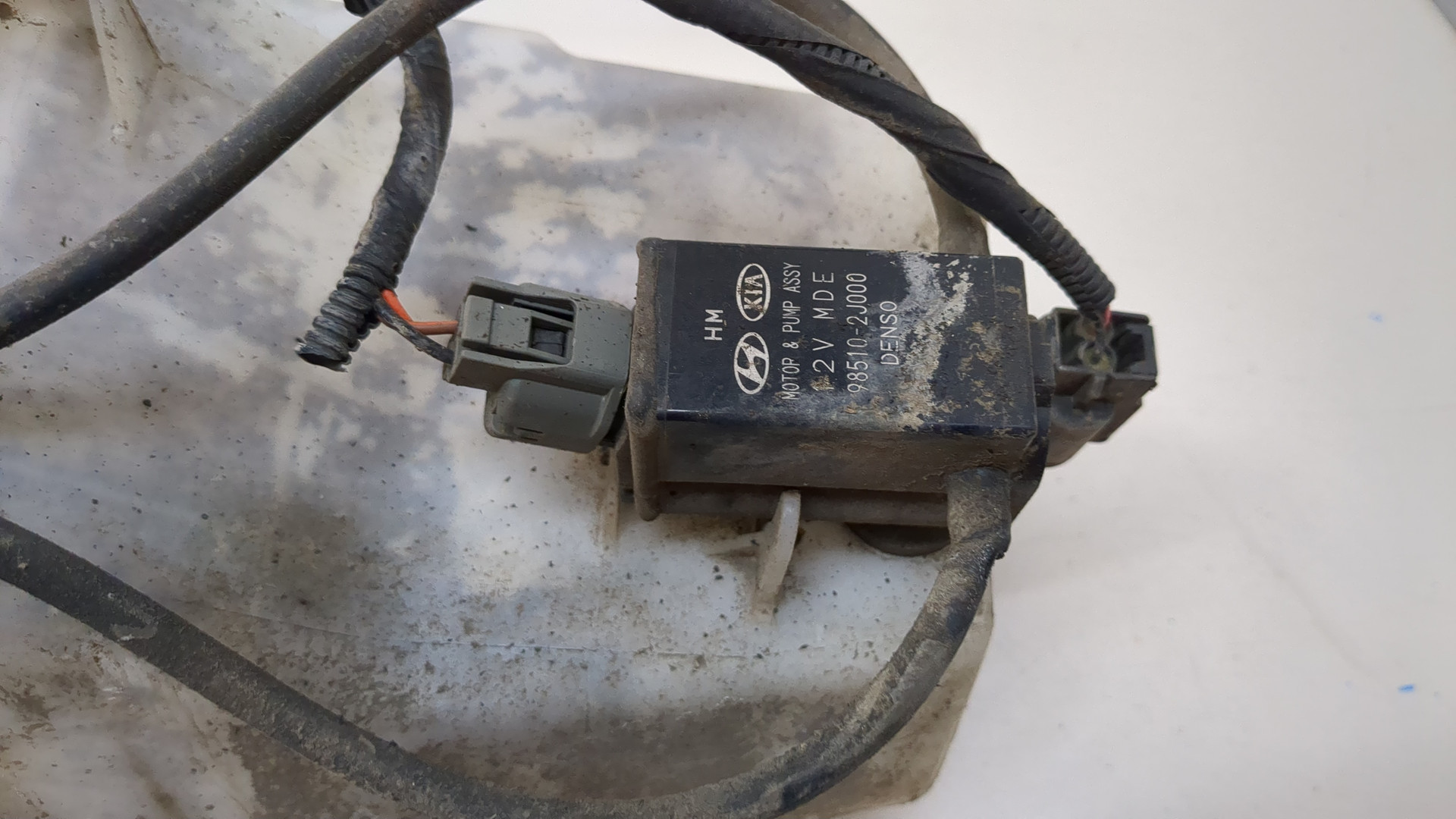 Бачок омывателя лобового стекла