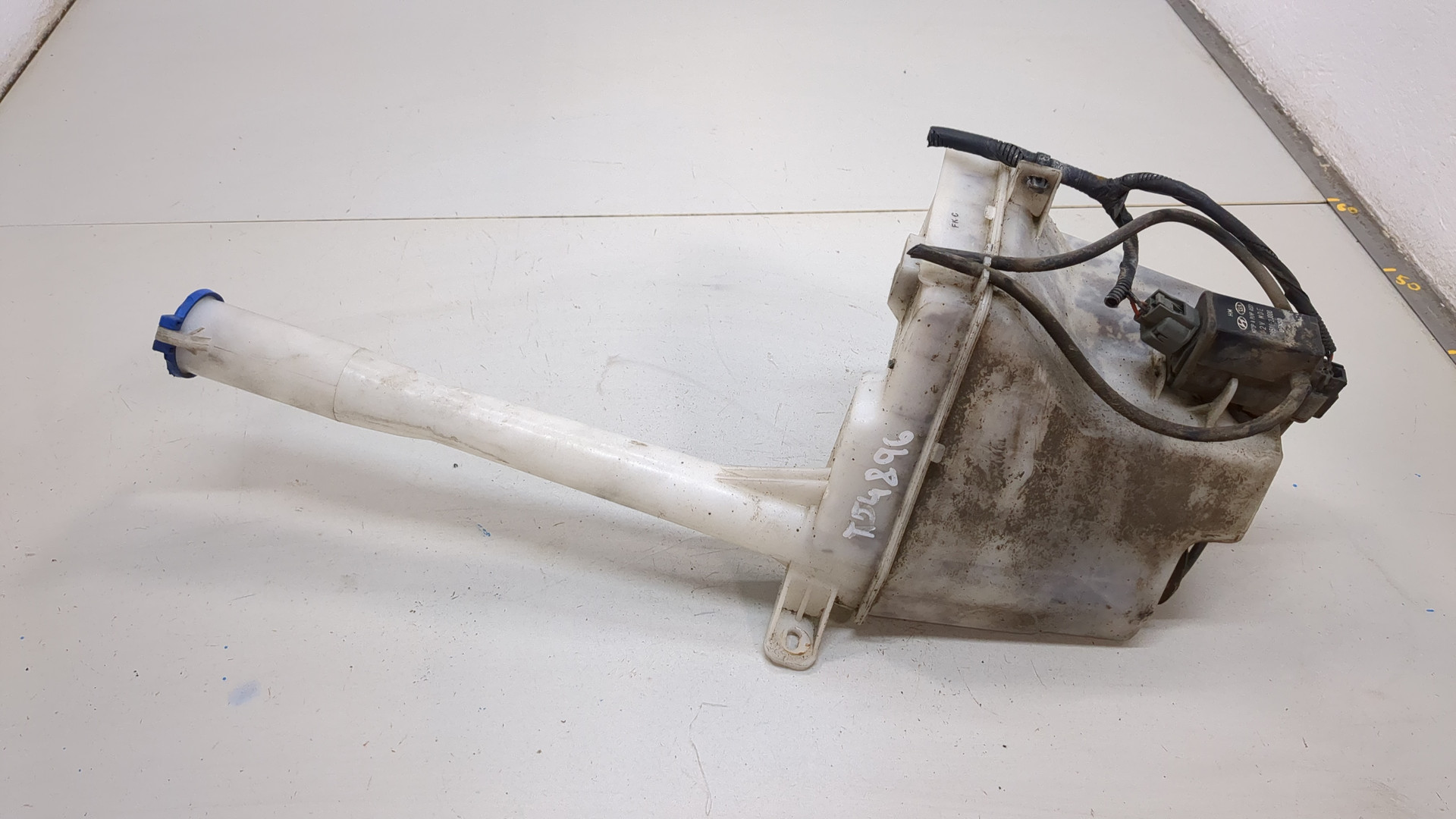 Бачок омывателя лобового стекла