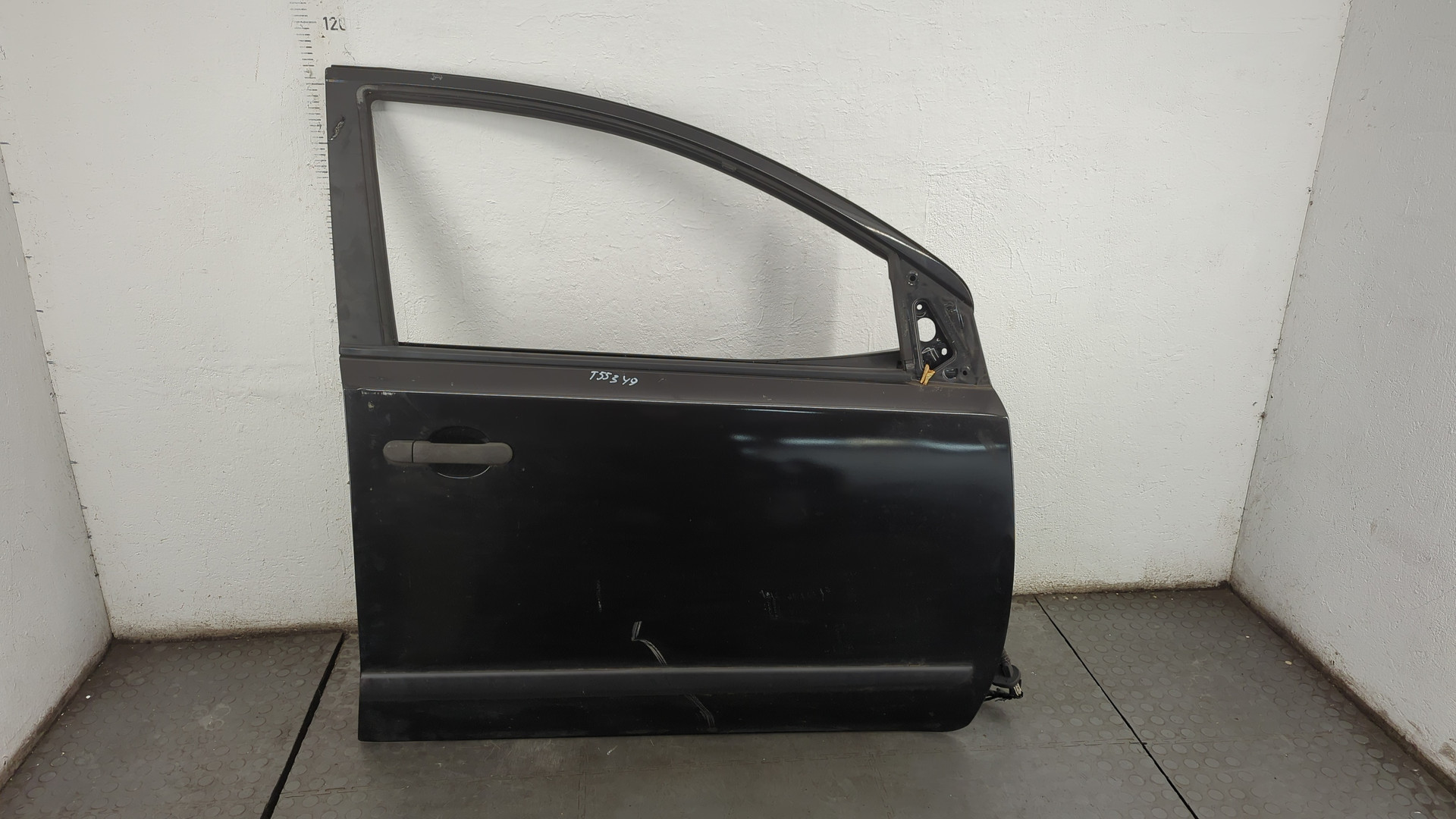 Дверь передняя правая
