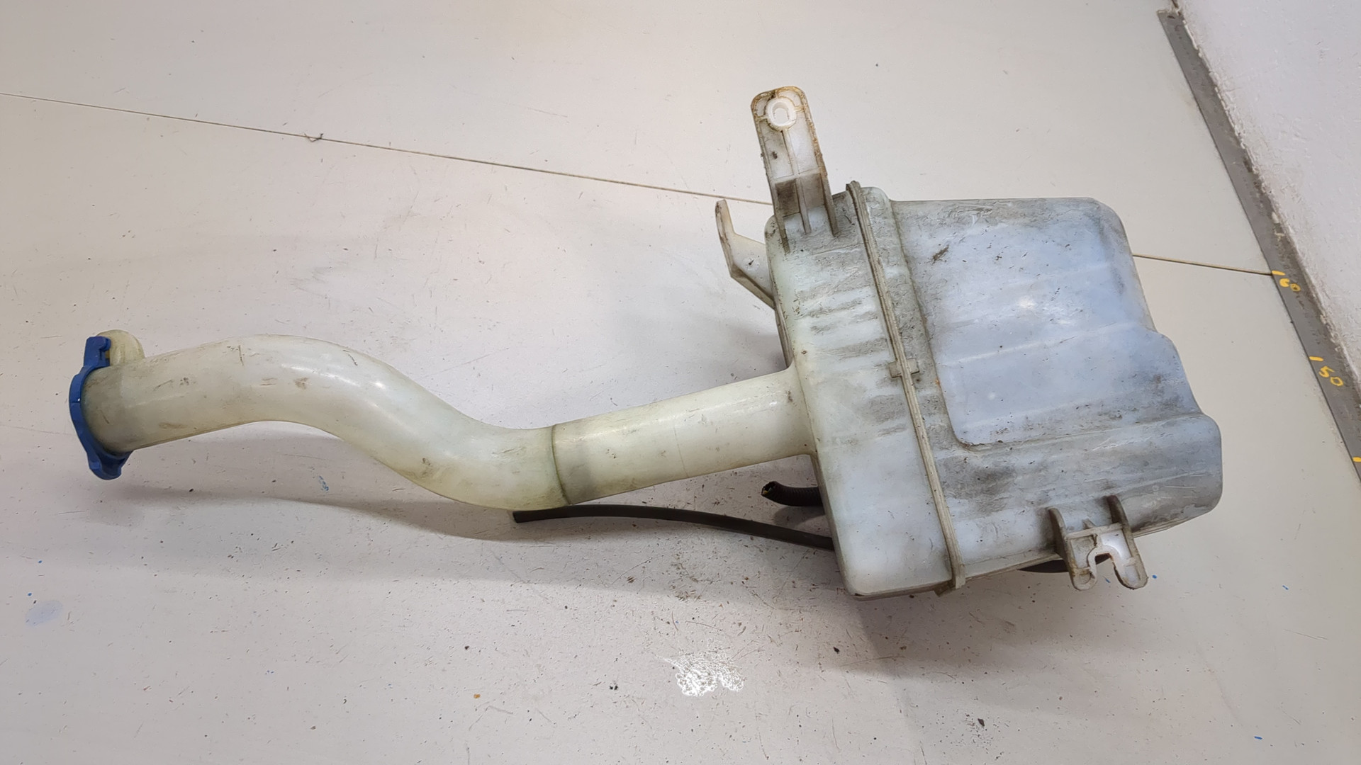 Бачок омывателя лобового стекла