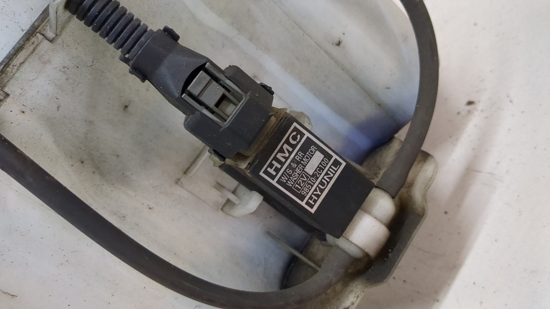 Бачок омывателя лобового стекла