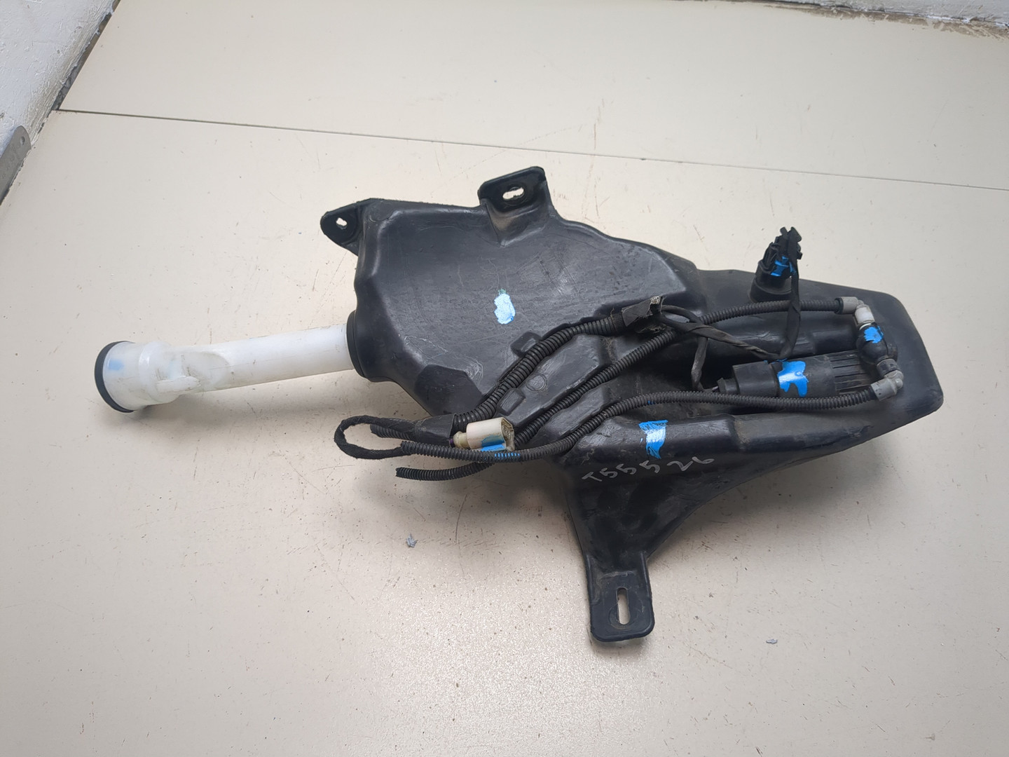 Бачок омывателя лобового стекла