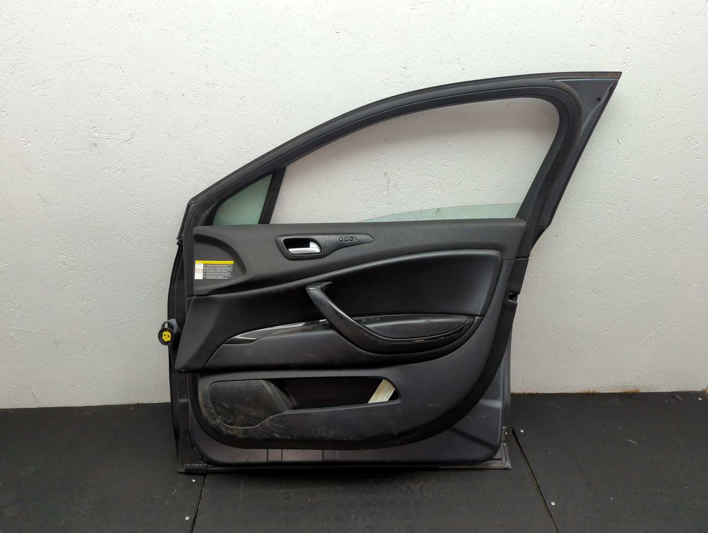 Дверь передняя правая