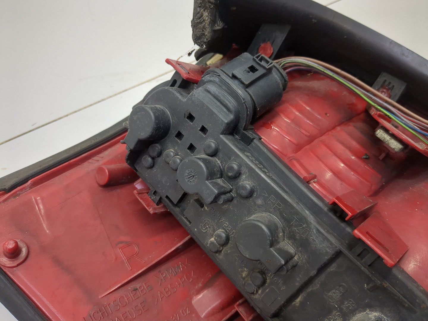 Фонарь задний правый