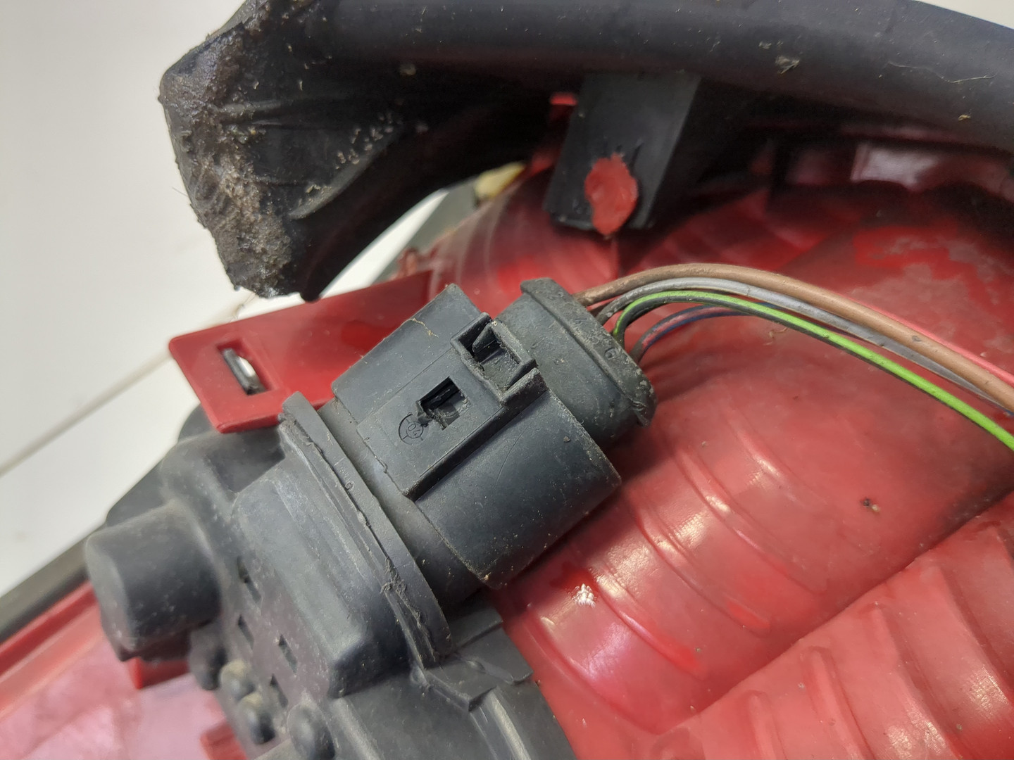 Фонарь задний правый