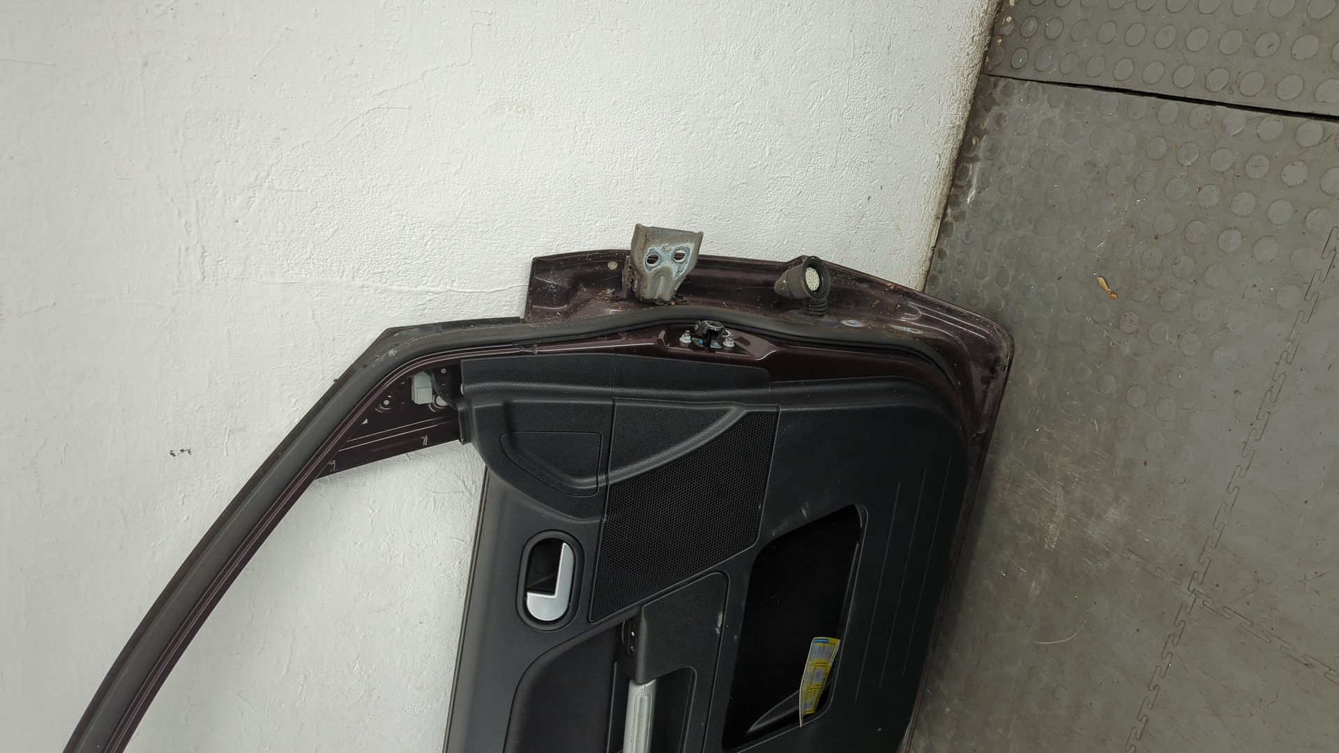 Дверь передняя левая