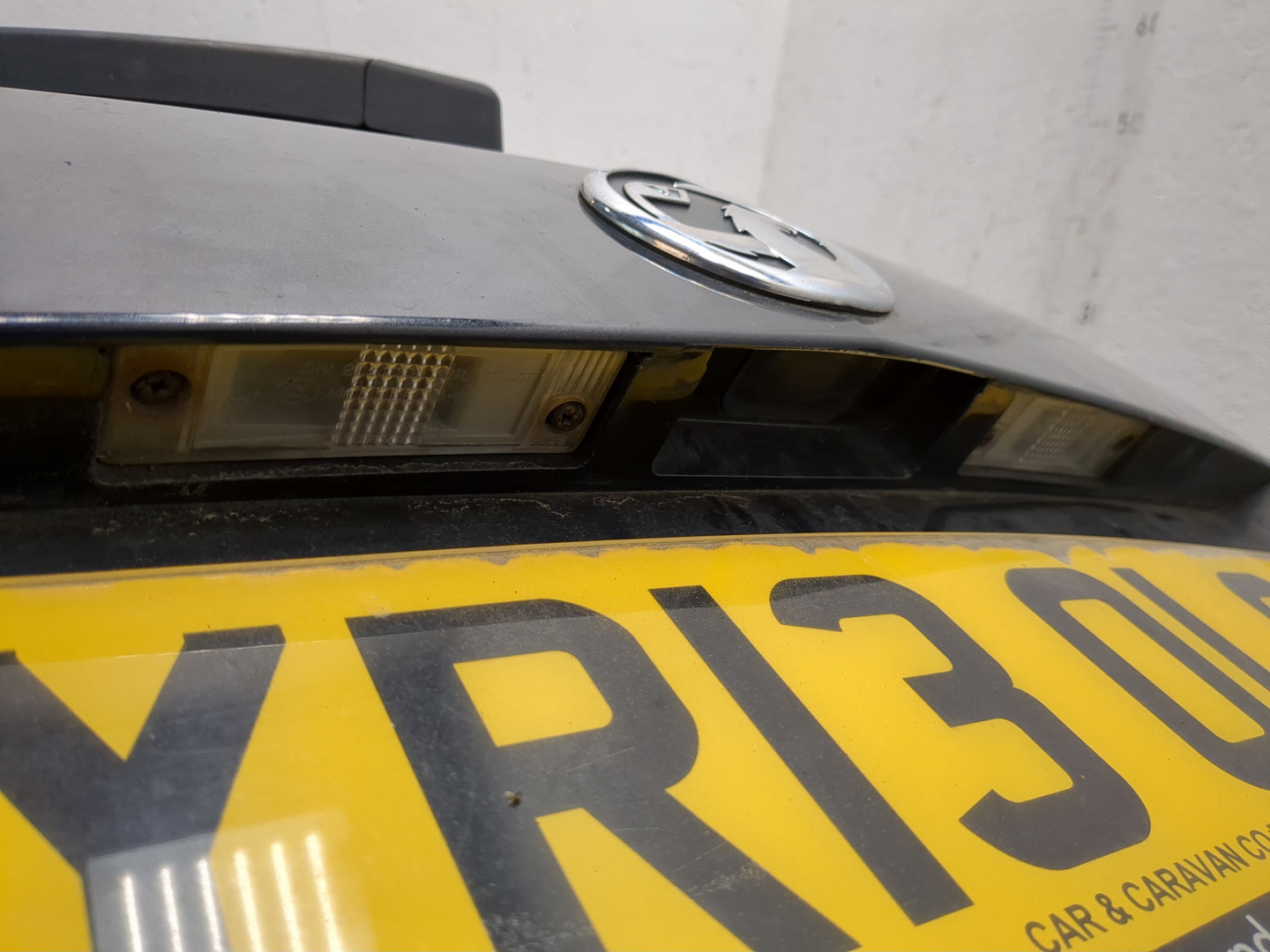 Дверь багажника