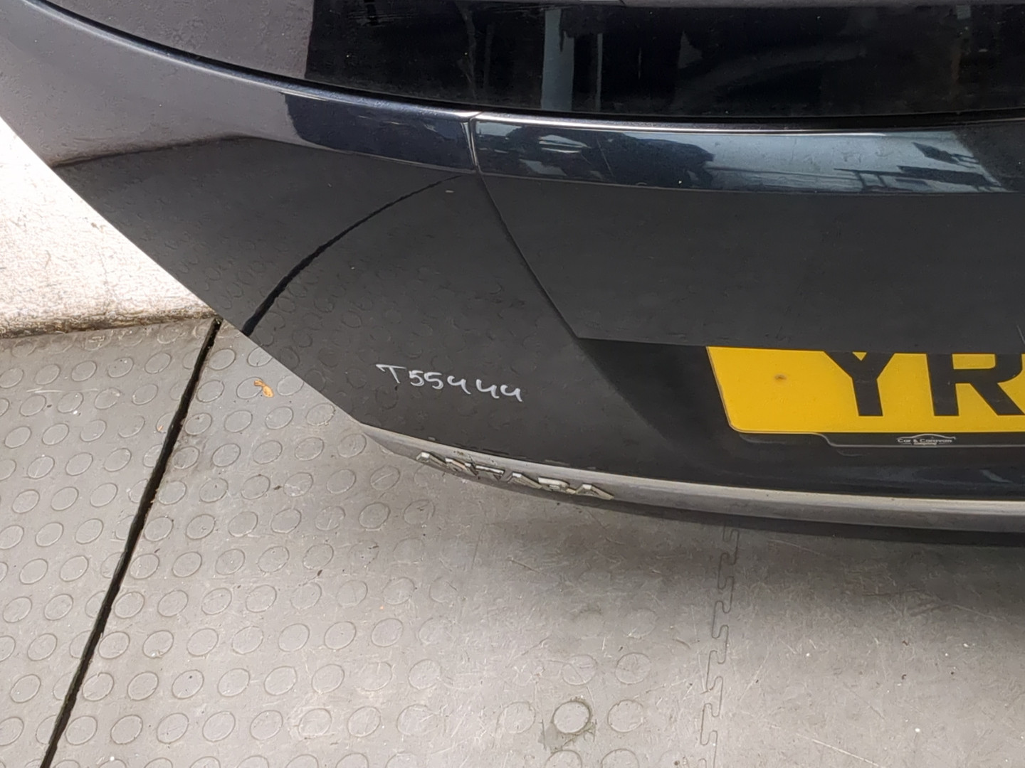 Дверь багажника