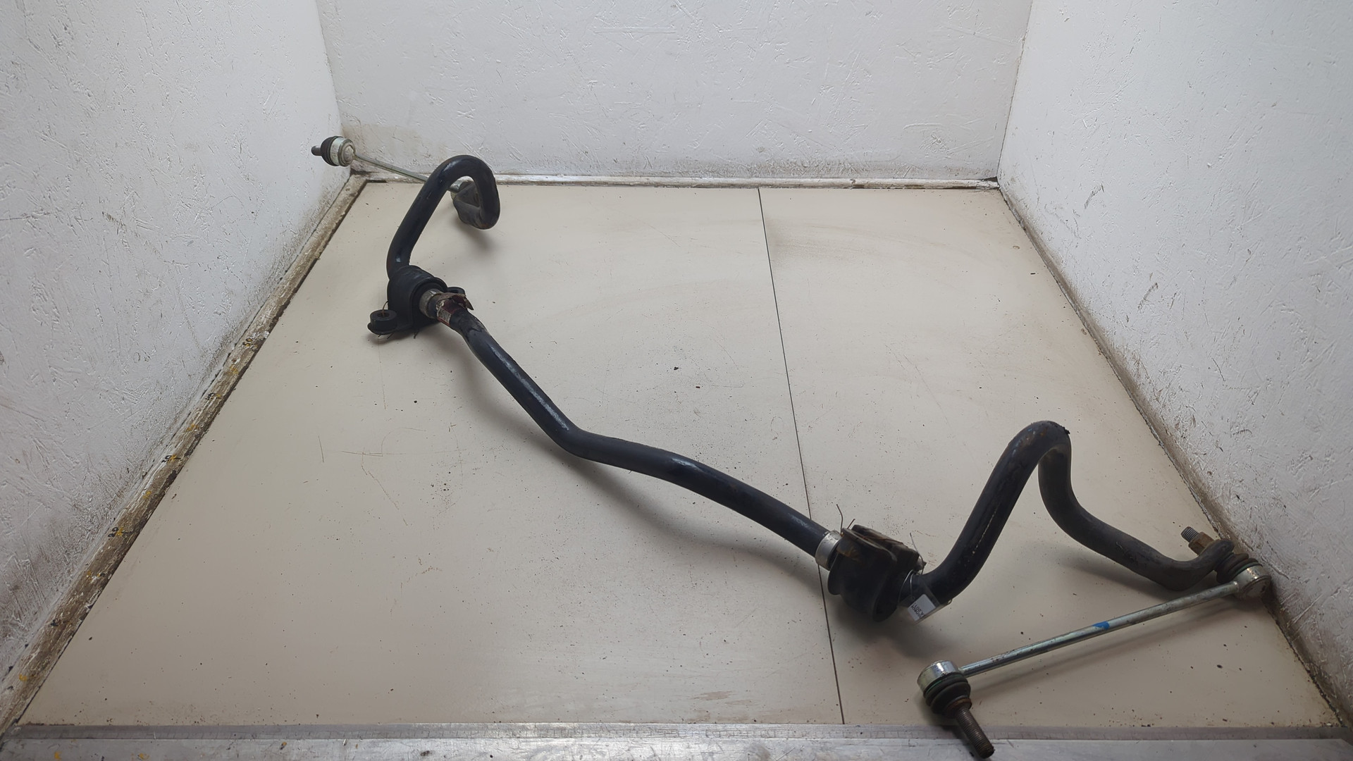 Стабилизатор передний