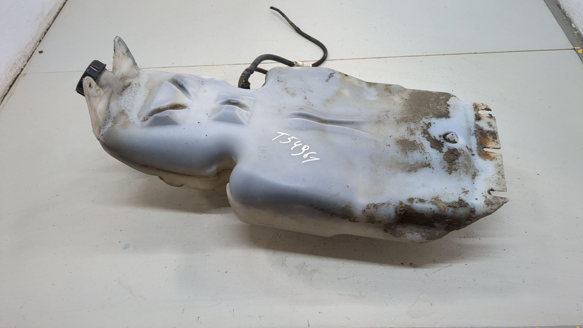 Бачок омывателя лобового стекла