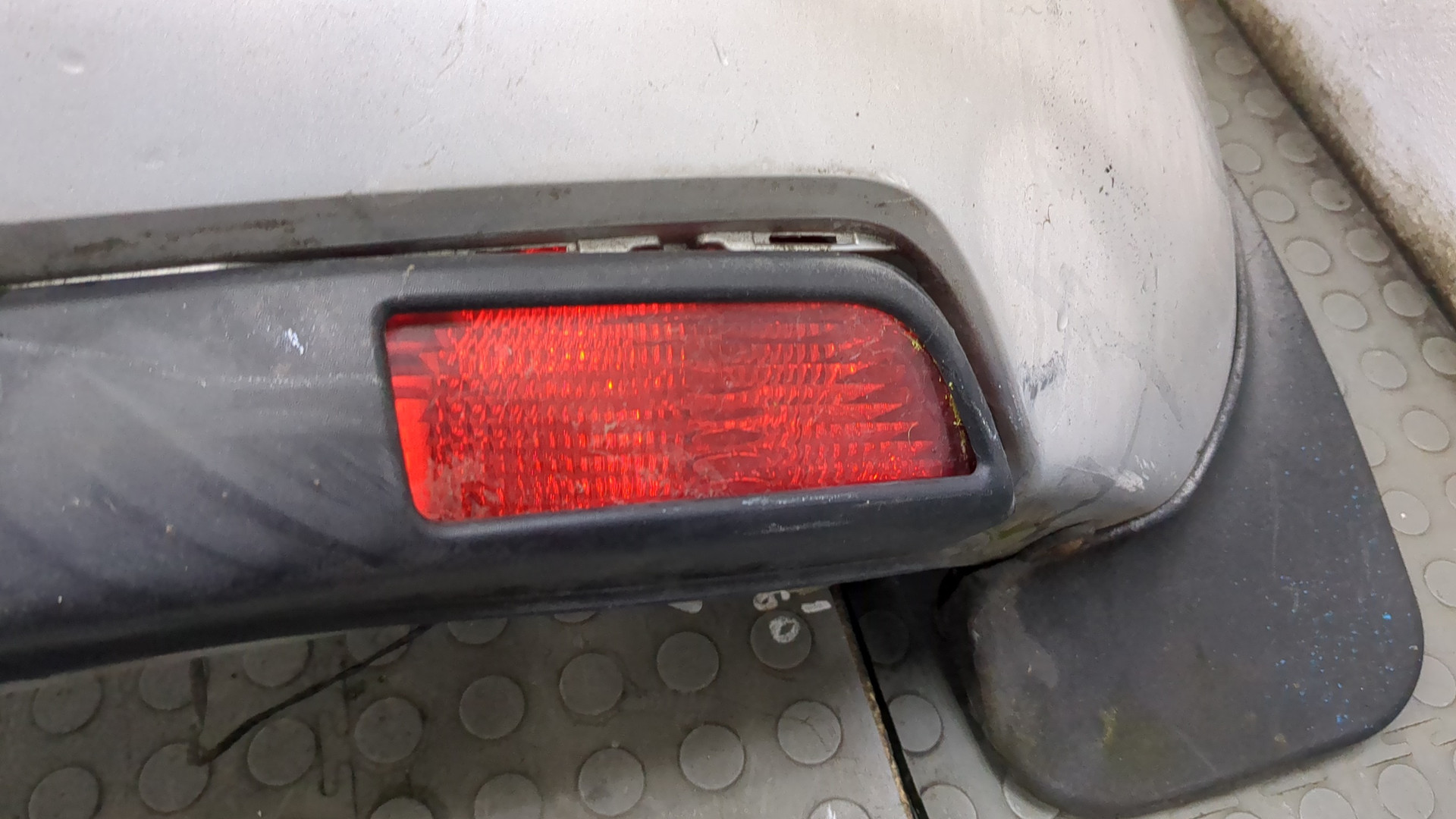 Бампер задний