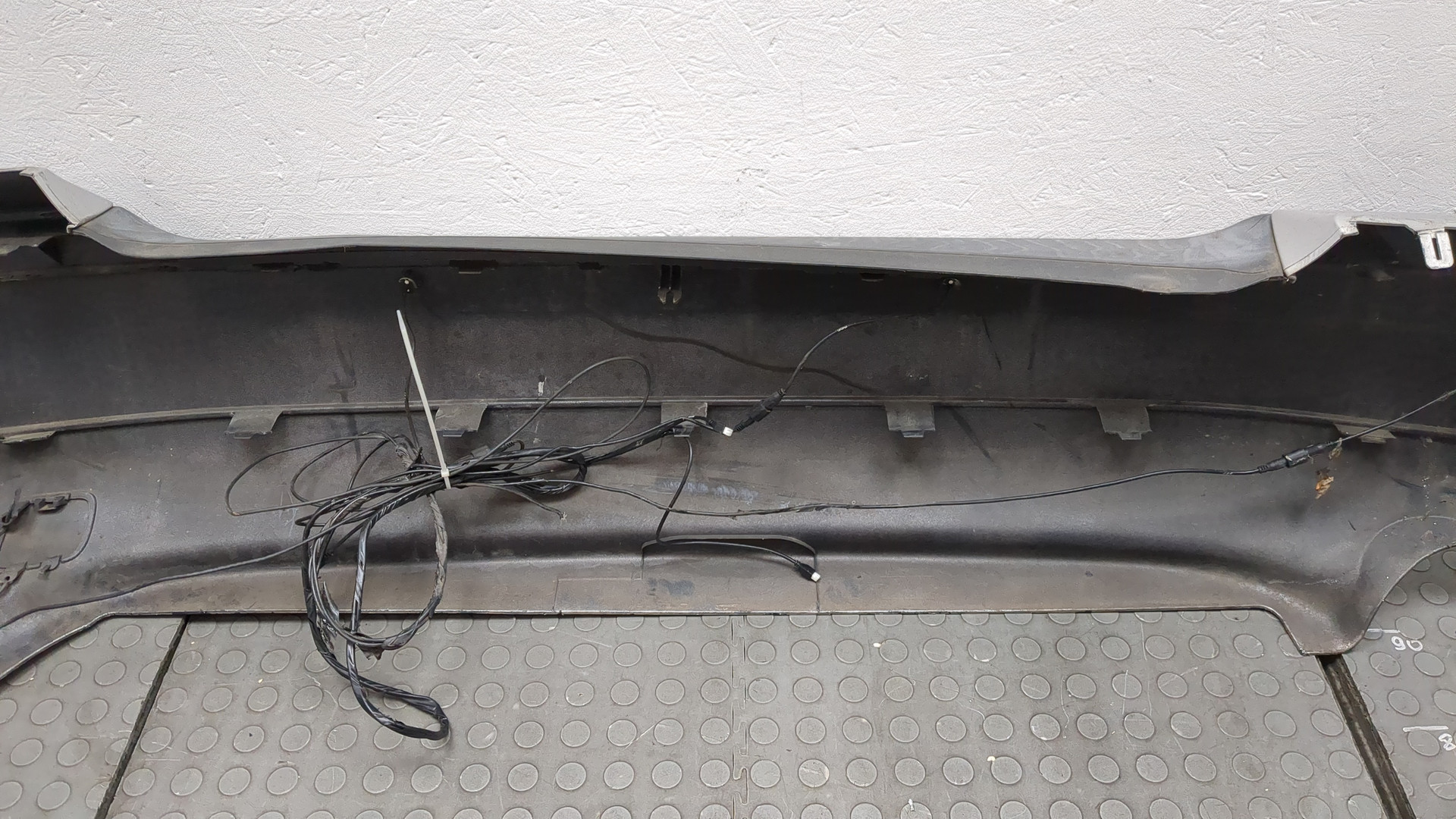 Бампер задний