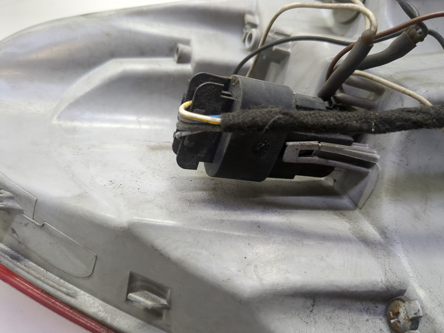 Фонарь задний правый