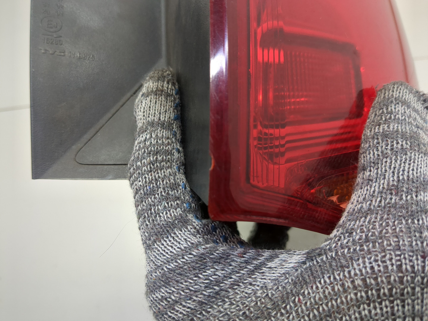 Фонарь задний правый