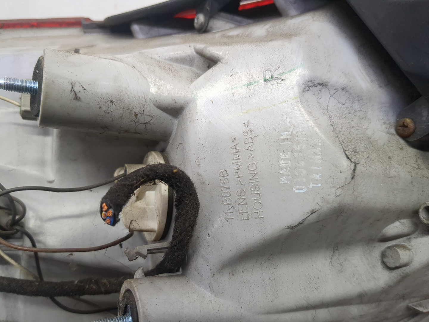 Фонарь задний правый