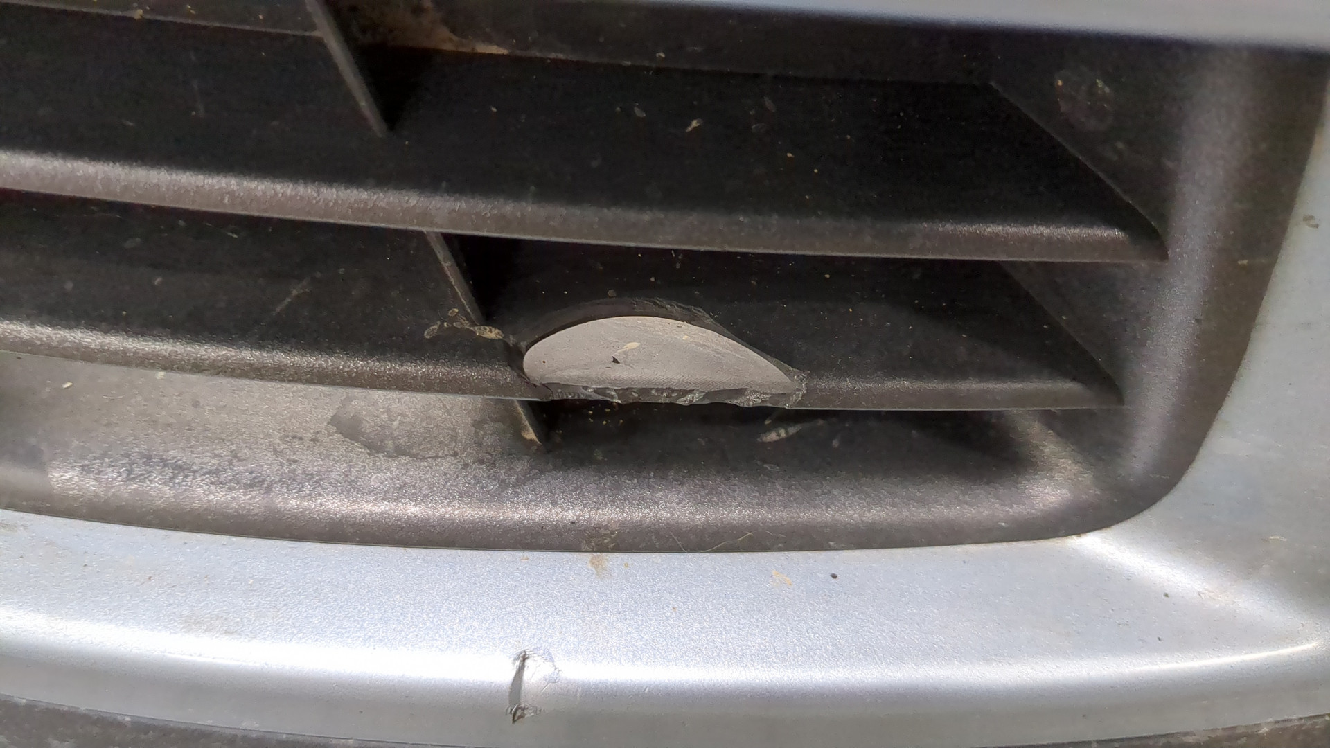 Бампер передний