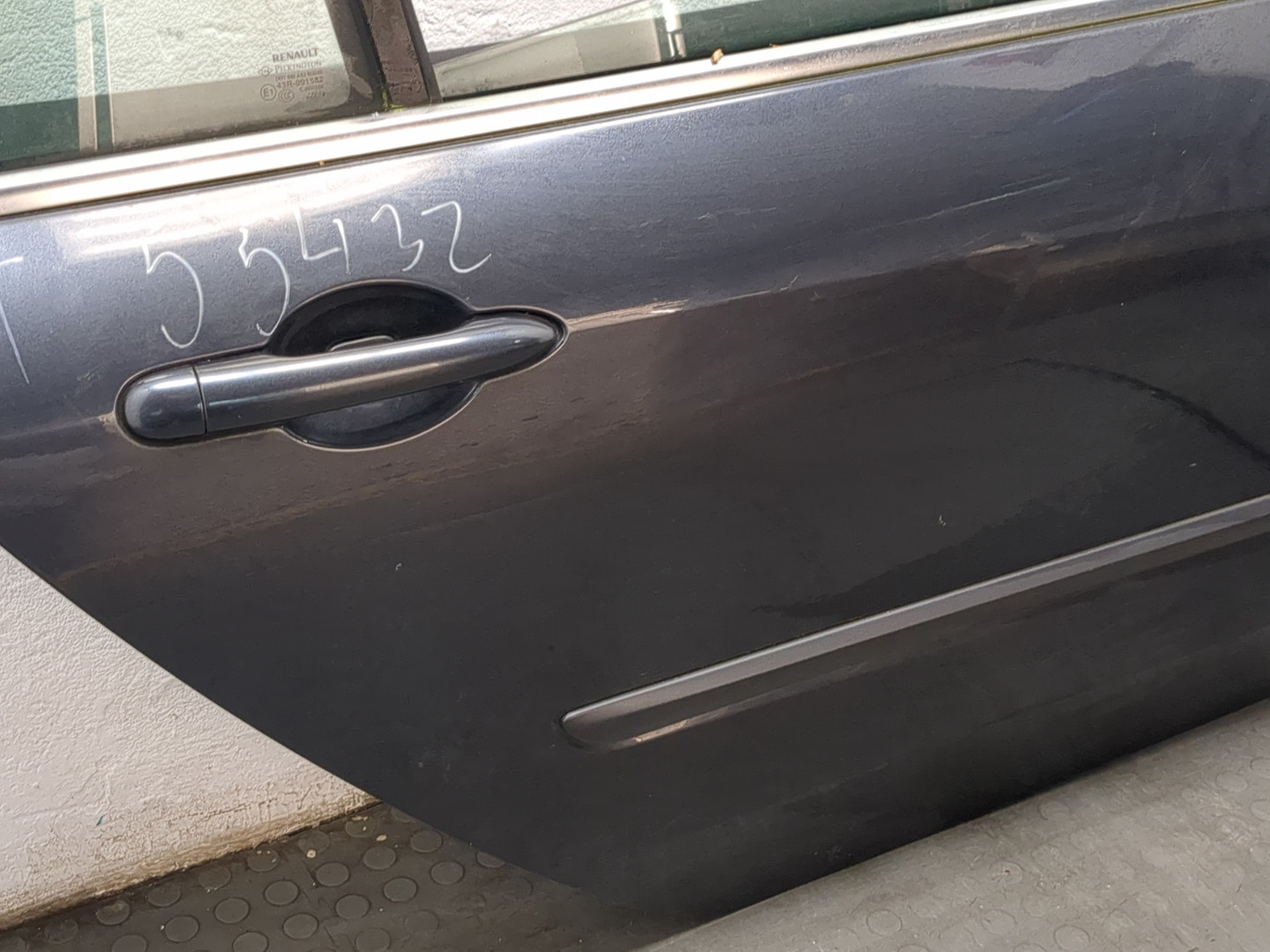 Дверь задняя правая