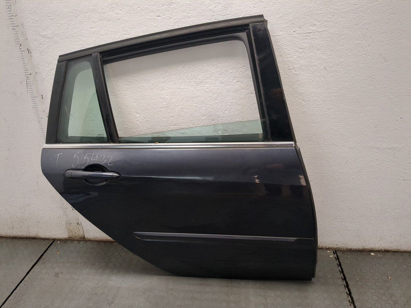 Дверь задняя правая