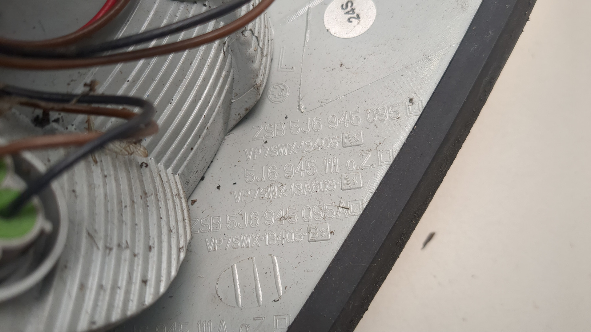 Фонарь задний левый