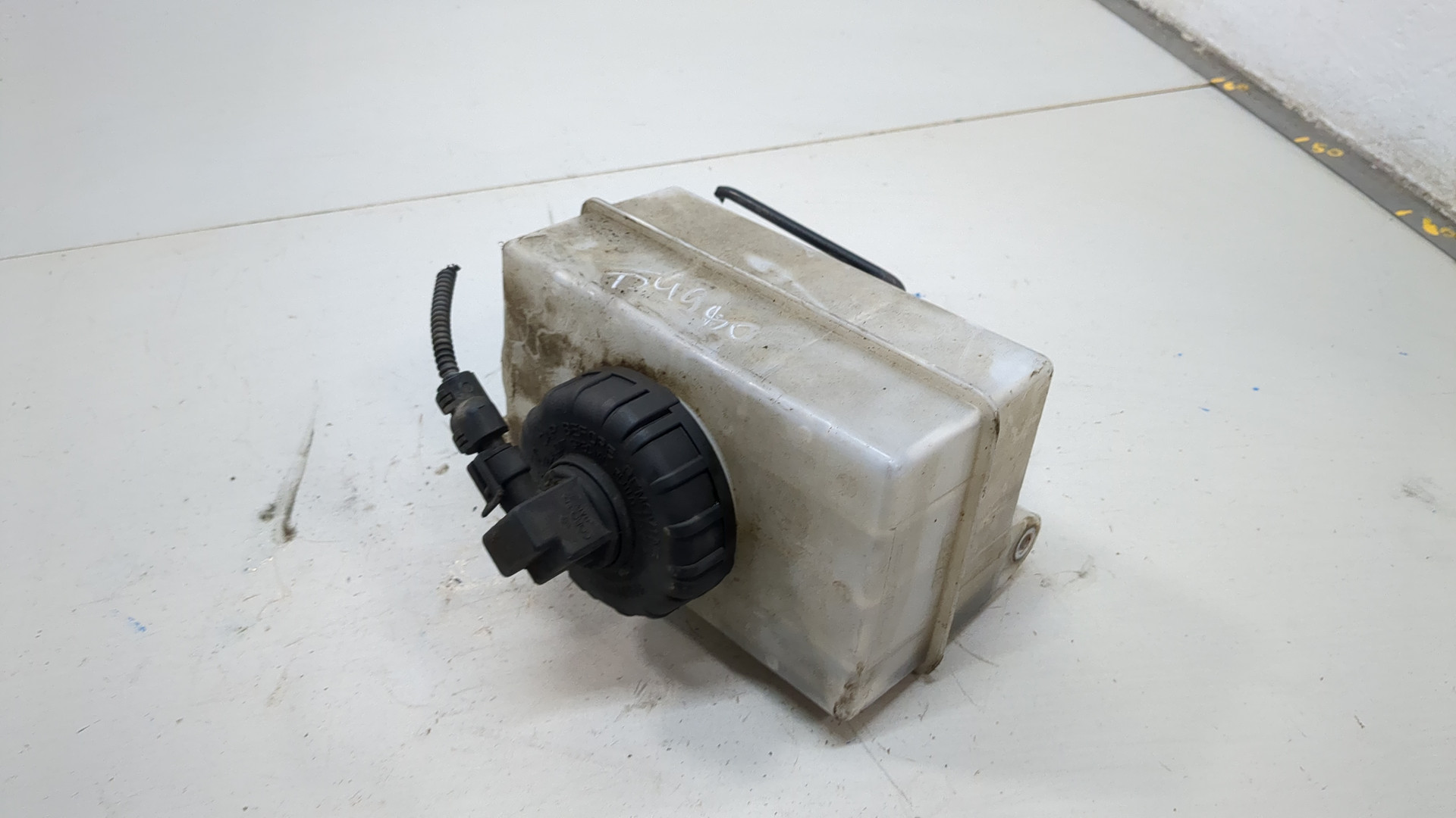 Бачок главного тормозного цилиндра