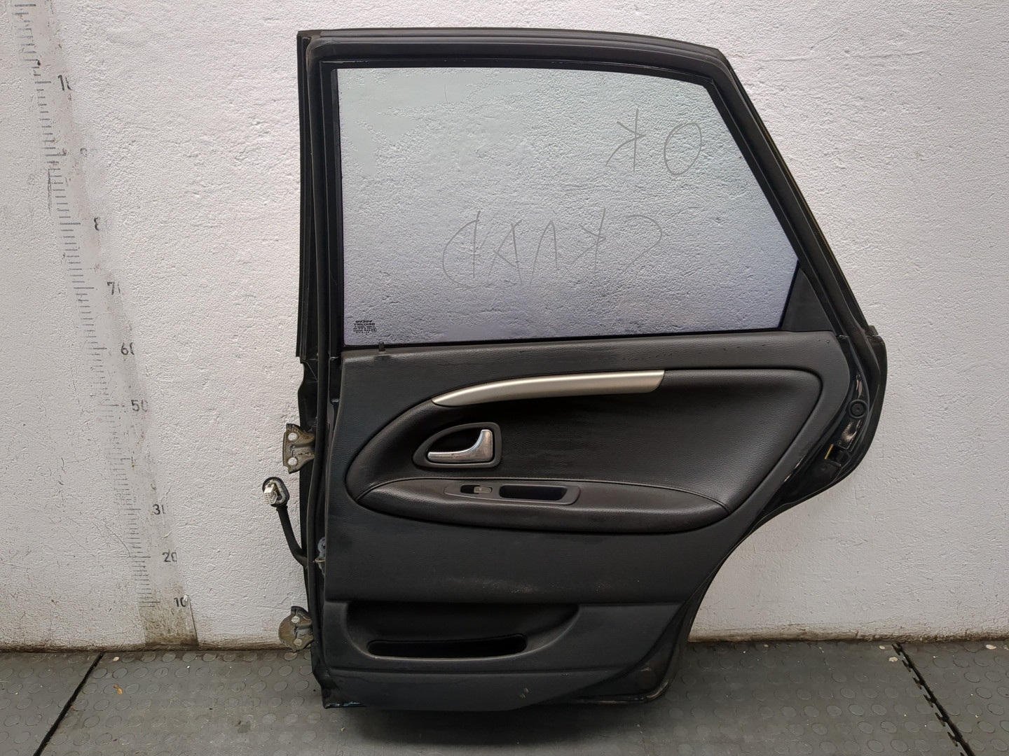 Дверь задняя правая