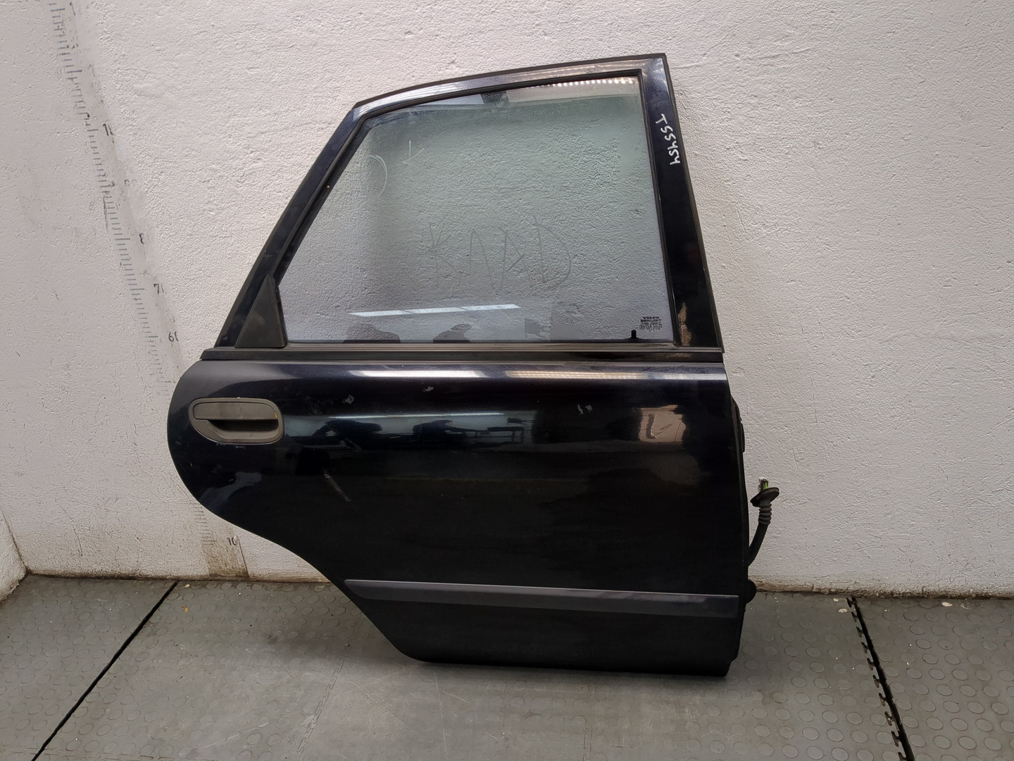 Дверь задняя правая