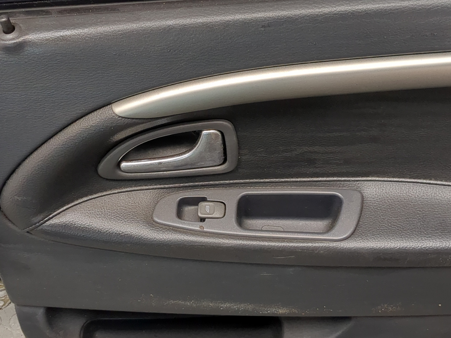 Дверь задняя правая