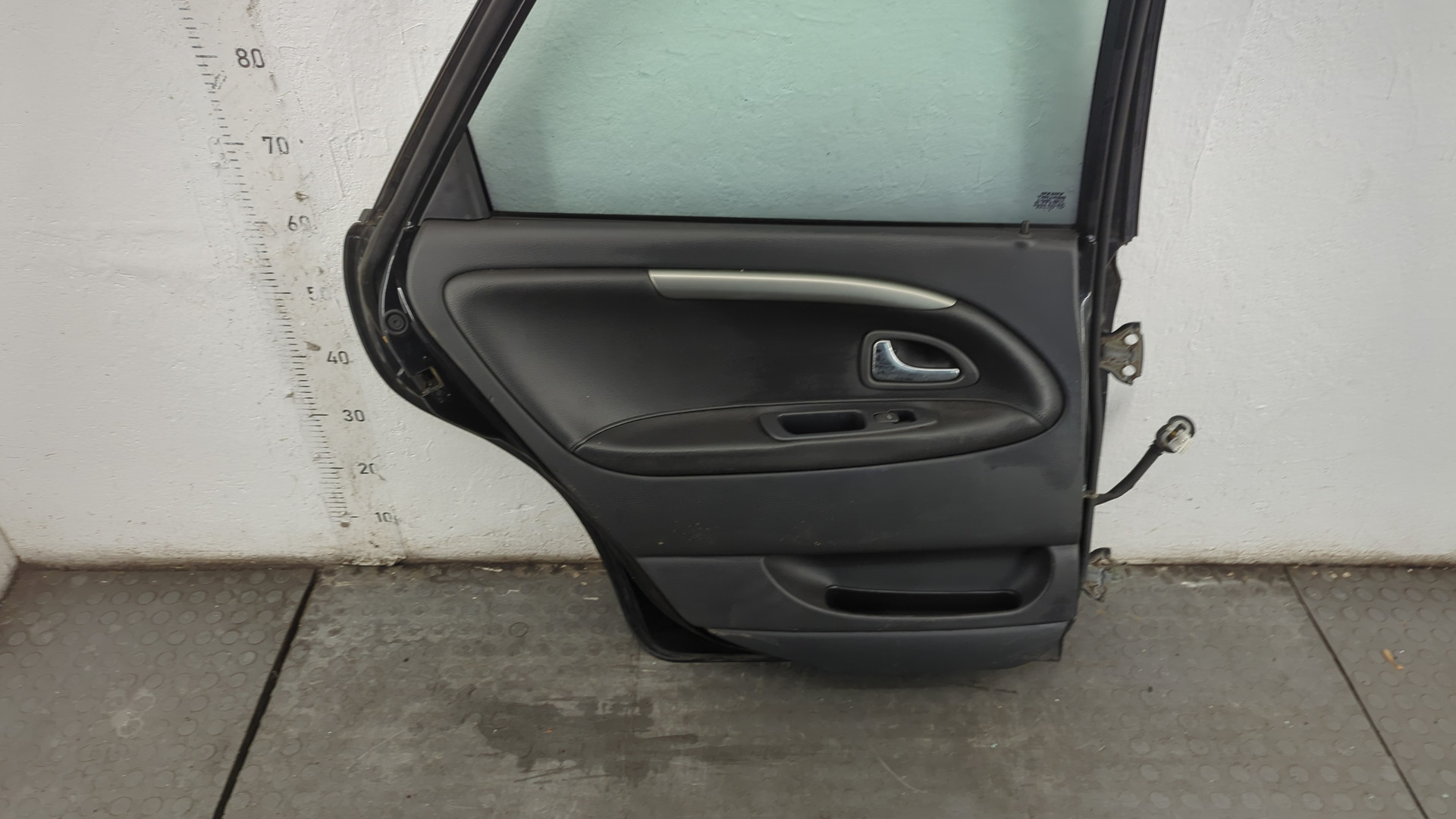 Дверь задняя левая