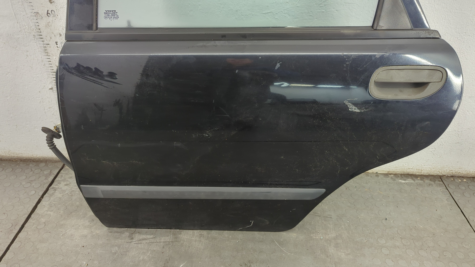 Дверь задняя левая