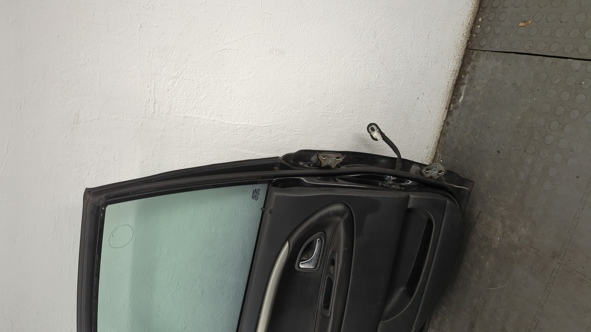 Дверь задняя левая