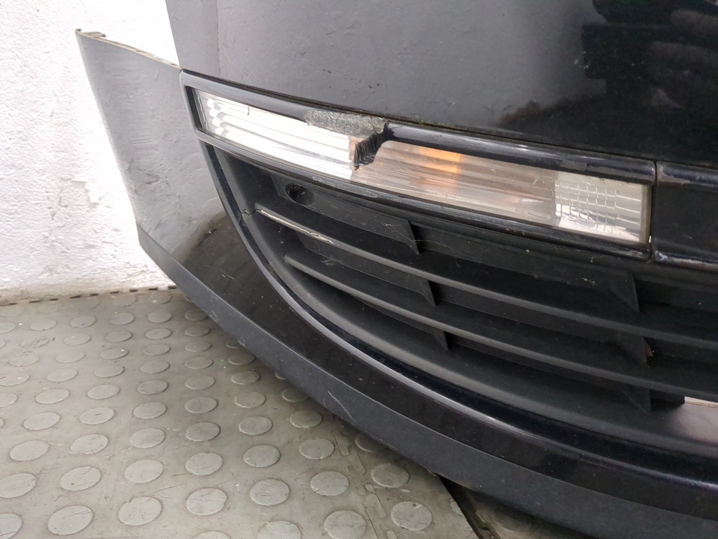 Бампер передний