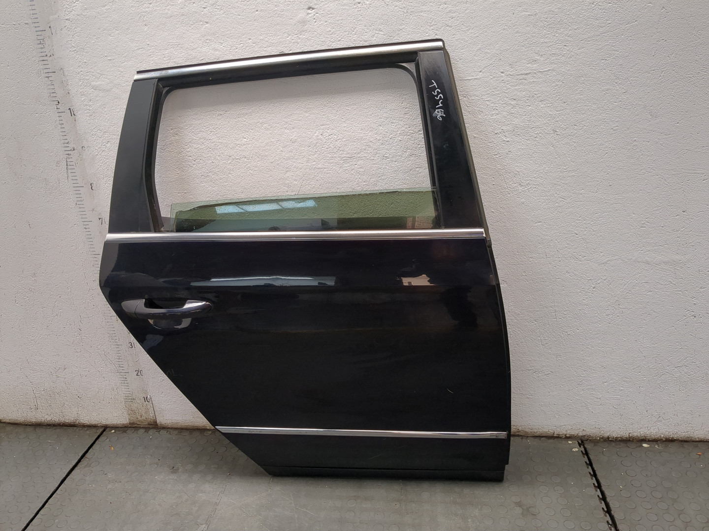 Дверь задняя правая